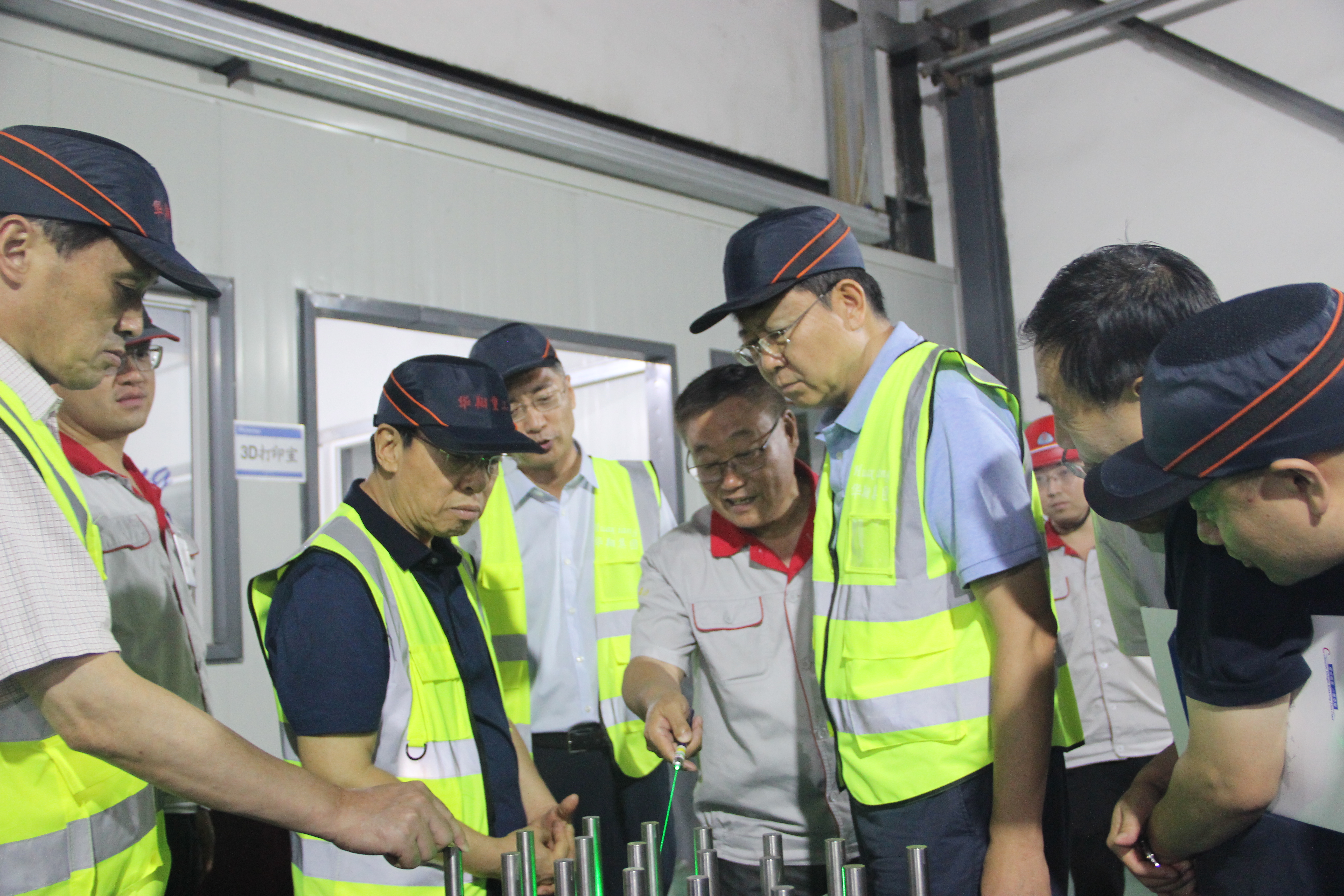 山西省人民政府原副省長(zhǎng)、中國(guó)生產(chǎn)力學(xué)會(huì)會(huì)長(zhǎng)、山西省資源型經(jīng)濟(jì)轉(zhuǎn)型促進(jìn)會(huì)總顧問(wèn)牛仁亮一行蒞臨我司調(diào)研